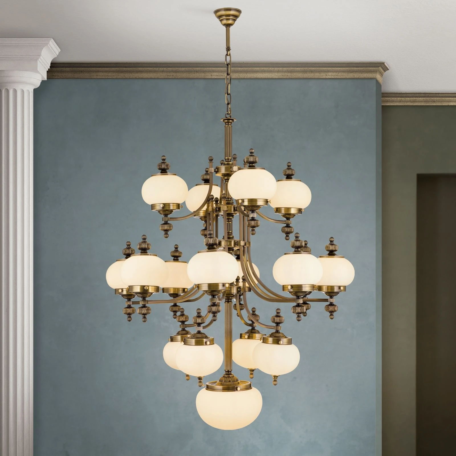 Luster WIENER NOSTALGIE, 4+8+4+1 izvora svetla, nagore, antik mesing, šampanj mat staklo