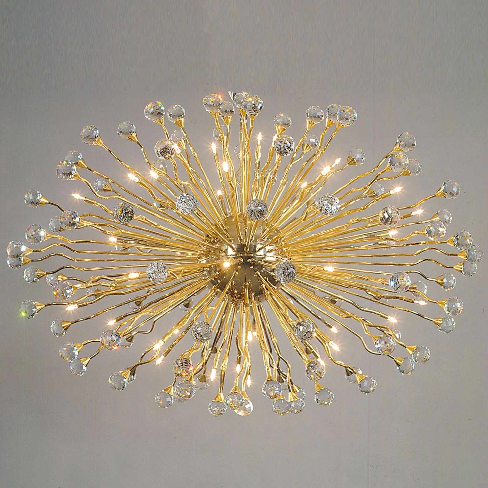 Ovalni luster GALAXY, 42 svetala, pozlaćen 24-karatnim zlatom