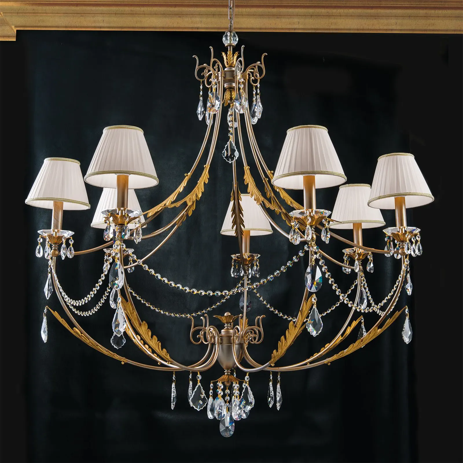 Luster MIRAMARE, 7 izvora svetla, srebrno-zlatni, sa belim organza abažurima