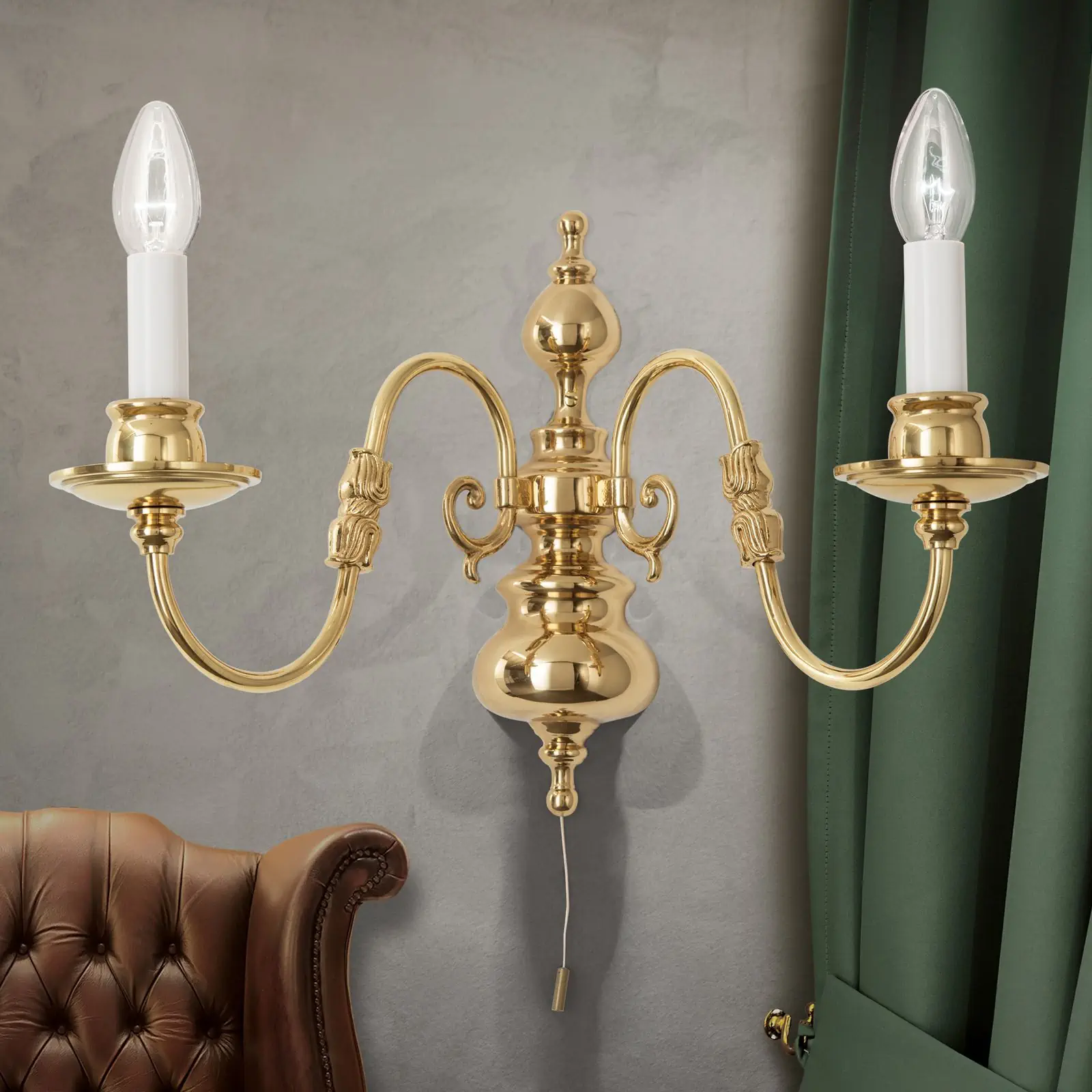 Zidna lampa sa krakom FLÄMISCH, sa dva izvora svetla, sjajni mesing