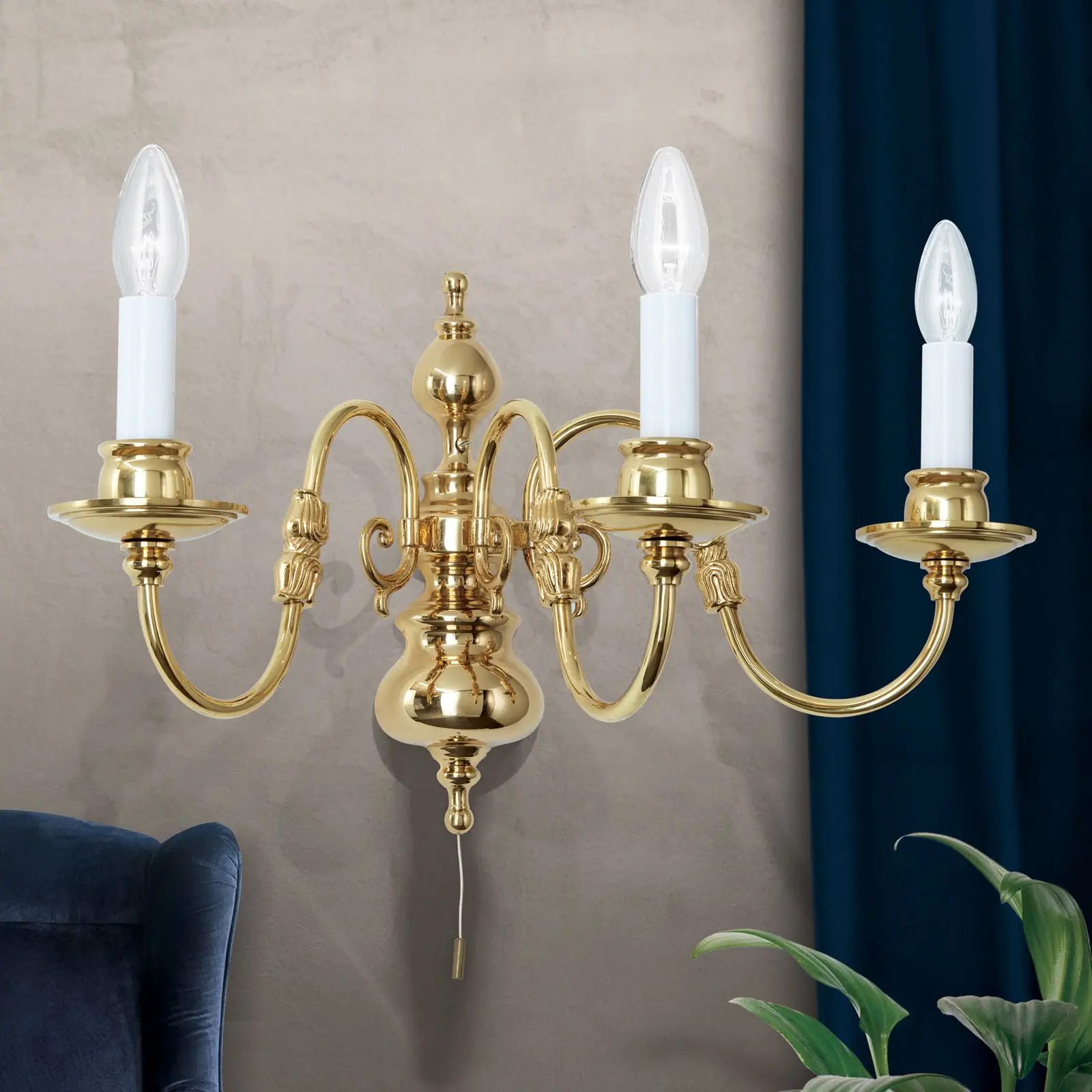 Zidna lampa sa krakom FLÄMISCH, sa tri izvora svetla, sjajni mesing