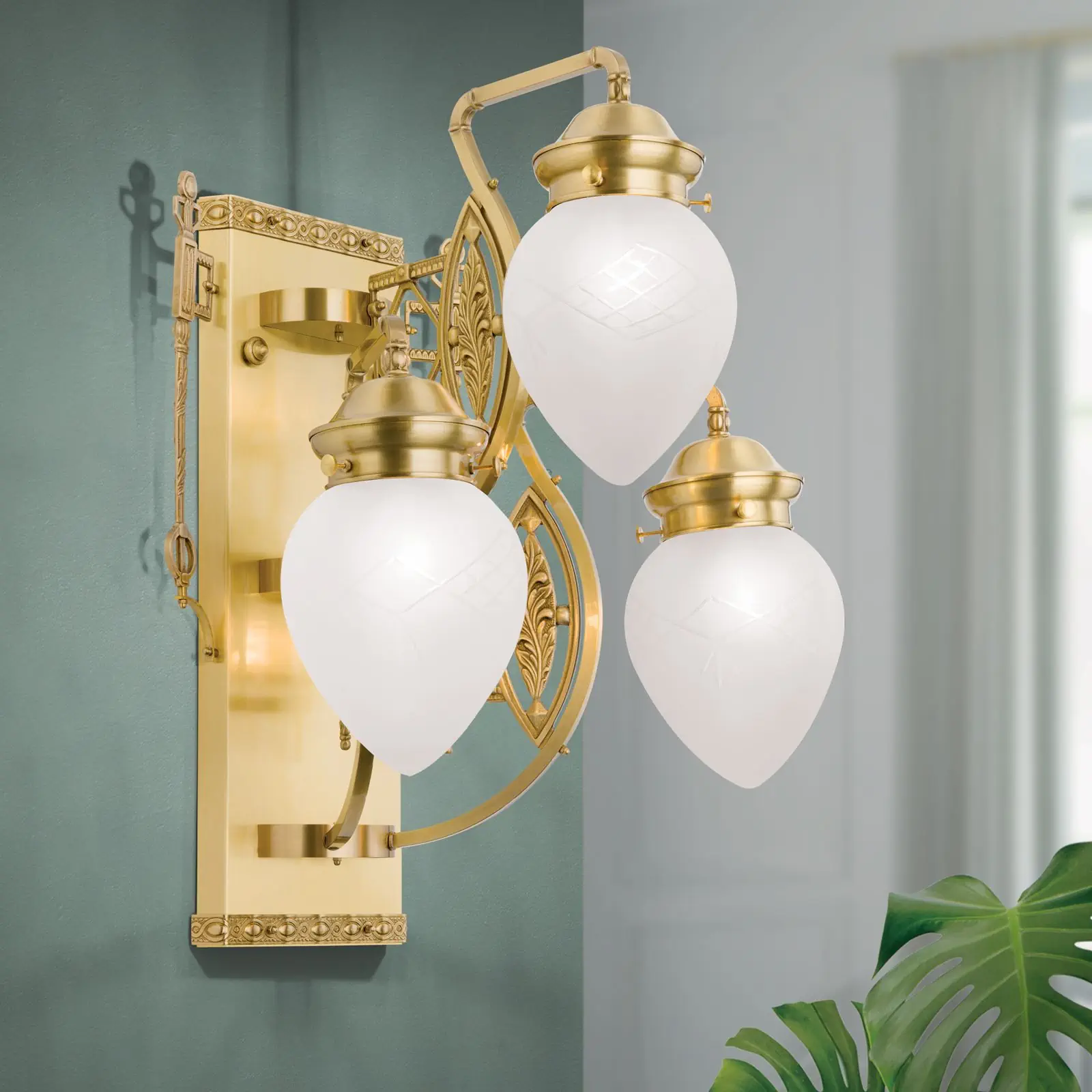 Zidna lampa BUDAPEST, sa tri izvora svetla, bronzana