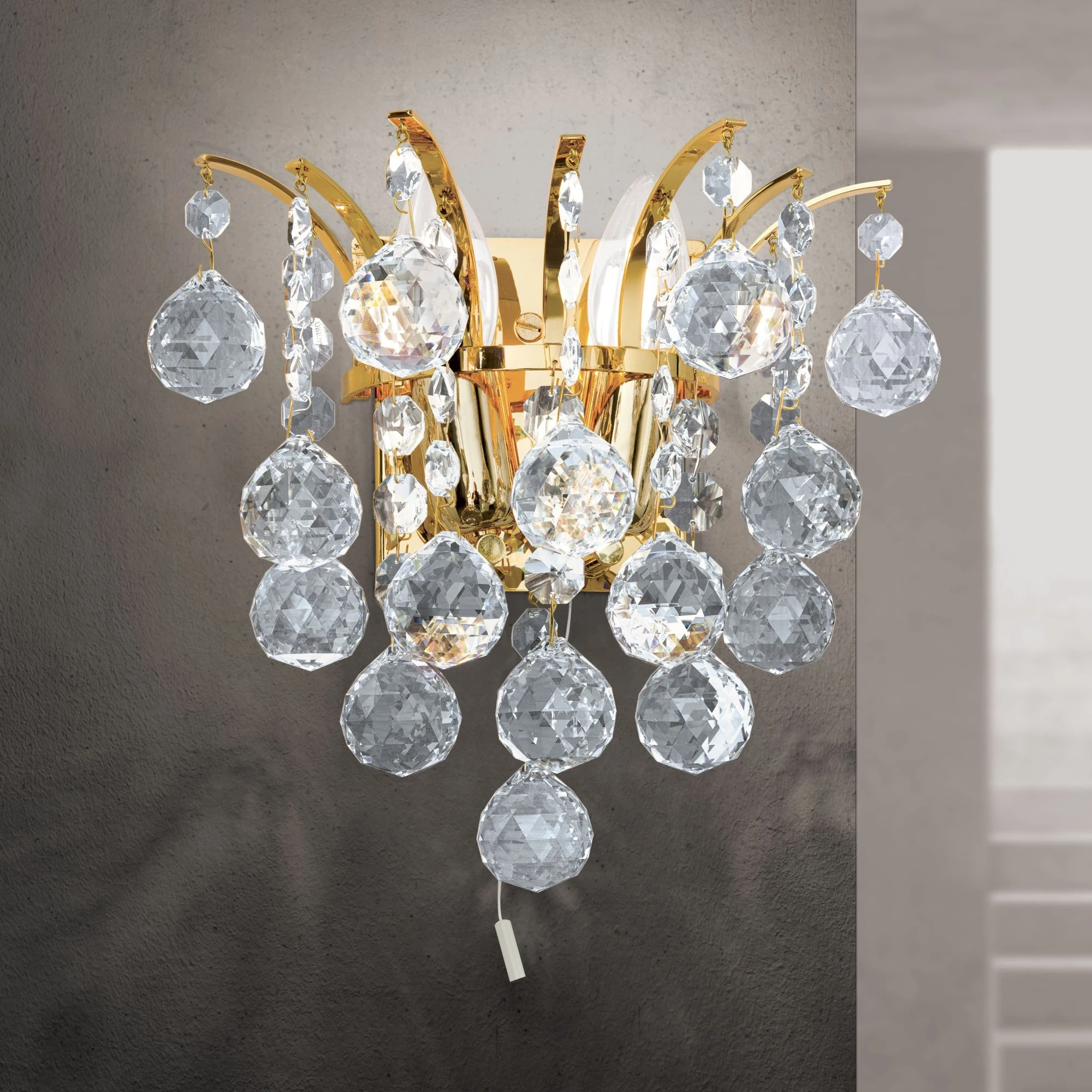 Zidna lampa KRISTALL KLASSISCH, sa dva izvora svetla, pozlaćena 24-karatnim zlatom, prozirni kristal