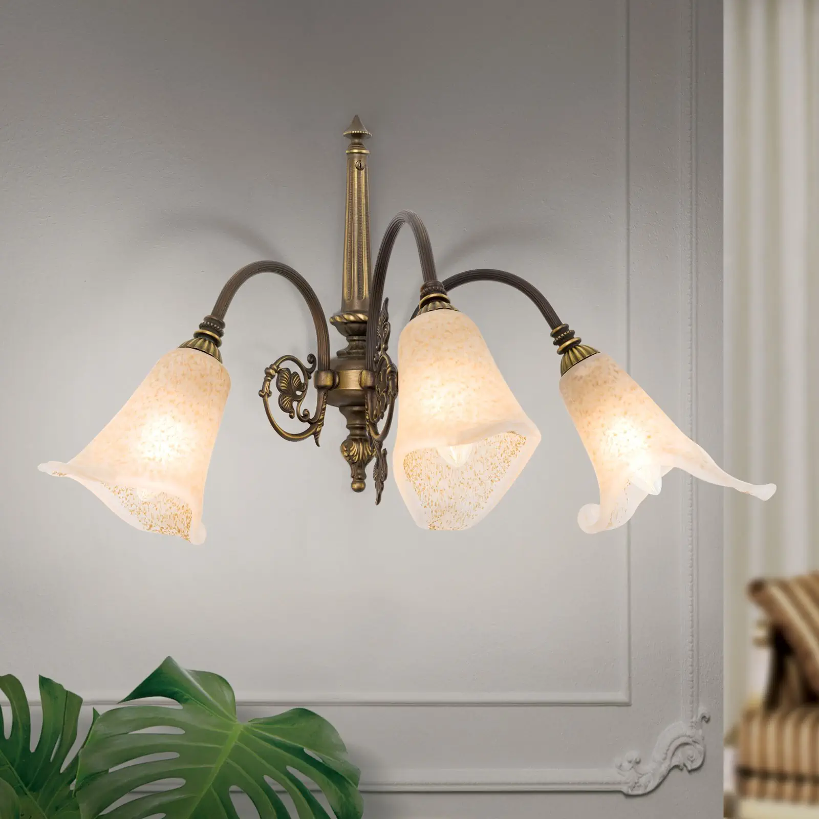 Zidna lampa TOSCA sa tri izvora svetla, stara patina