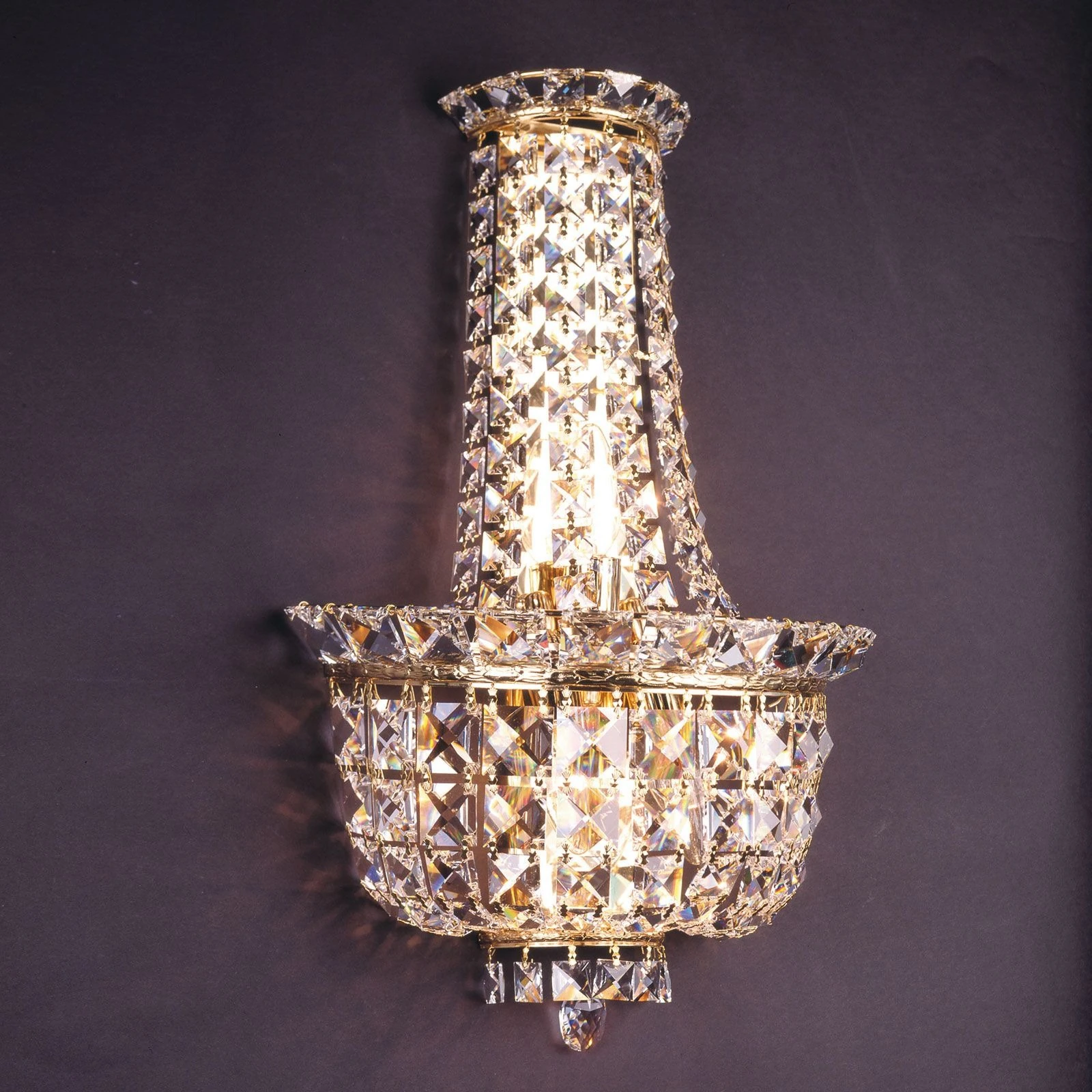 Zidna lampa Ambassador, sa 3 izvora svetla, pozlaćena 24-karatnim zlatom