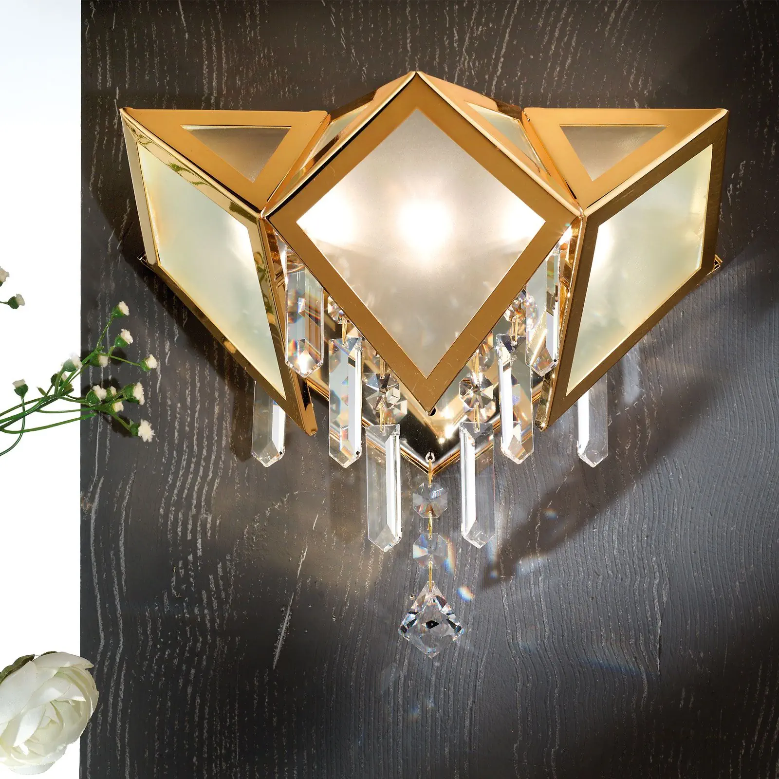 Zidna lampa OKTOGON, sa tri izvora svetla, zlatna, 30 cm