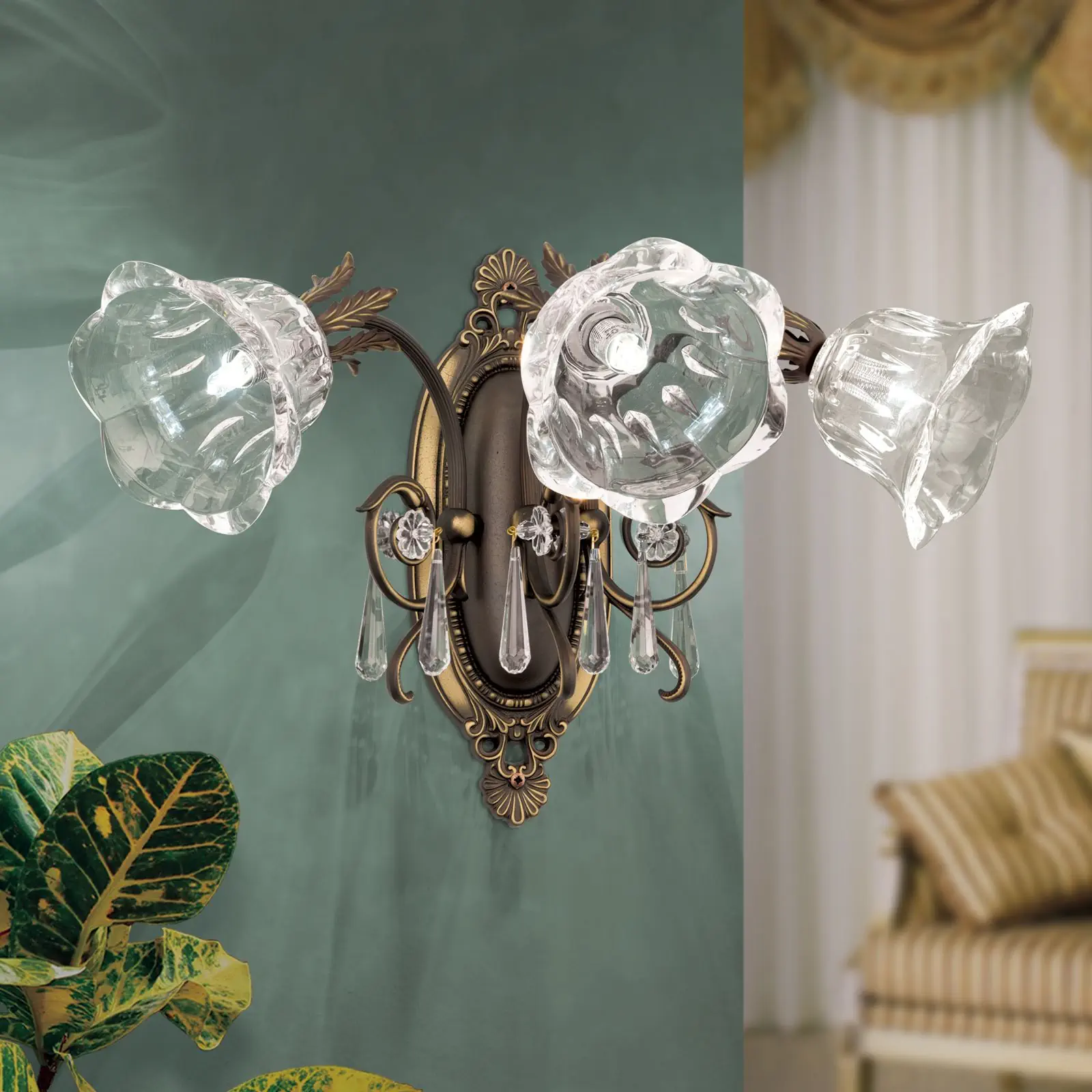 Zidna lampa LA BOHEME, sa tri izvora svetla, antik patina