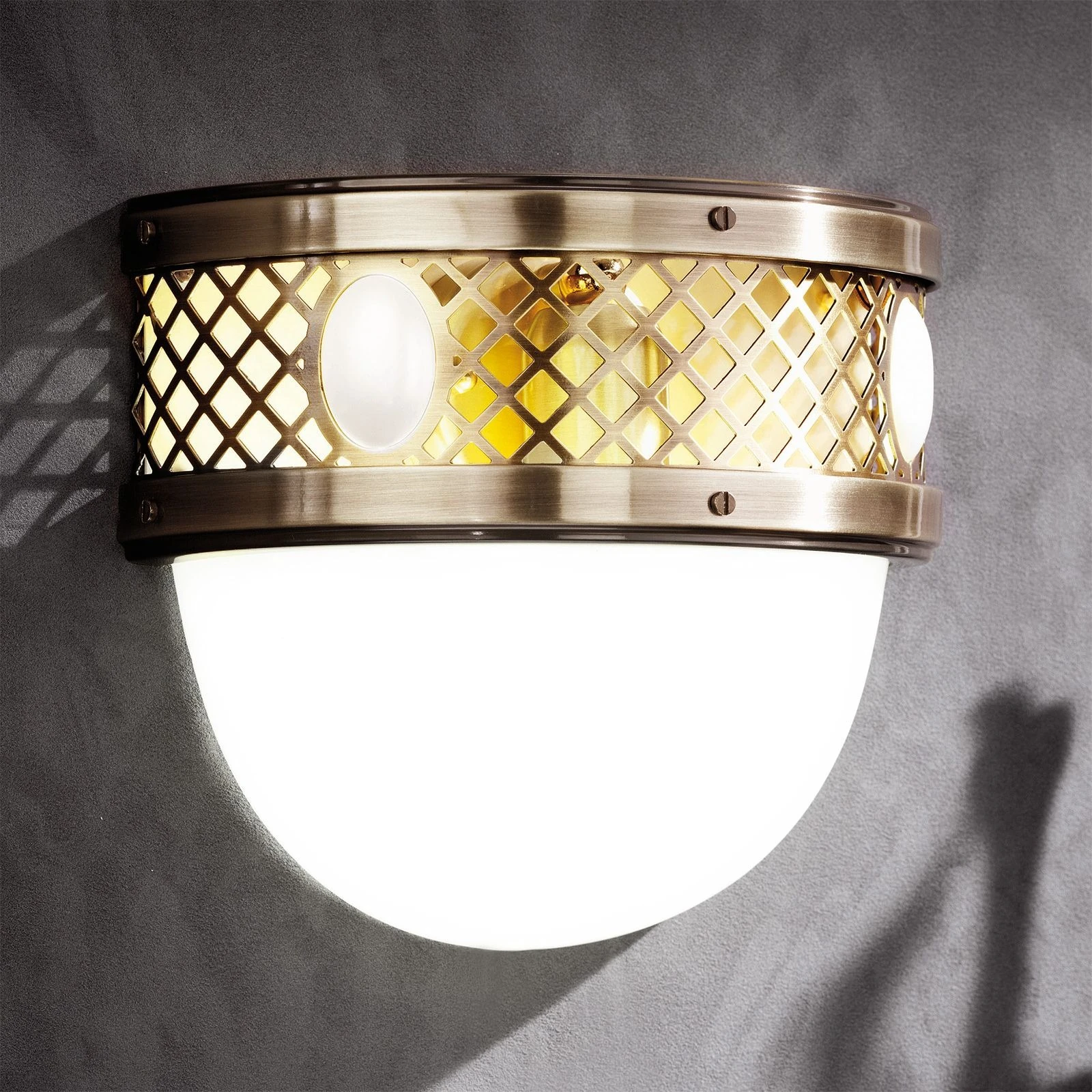 Zidna lampa ALT WIEN, 1 izvor svetla, antik mesing