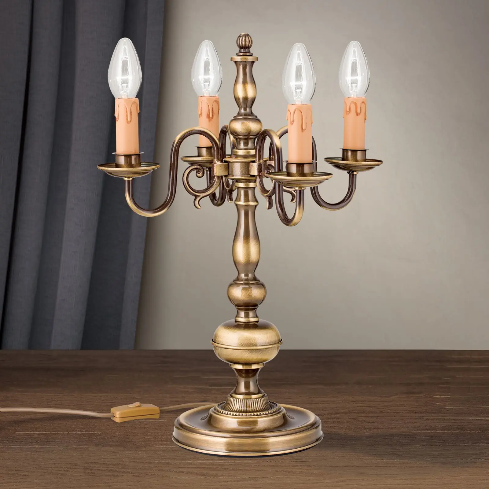 Stona lampa FLÄMISCH, 4 izvora svetla, patinirana, bez abažura