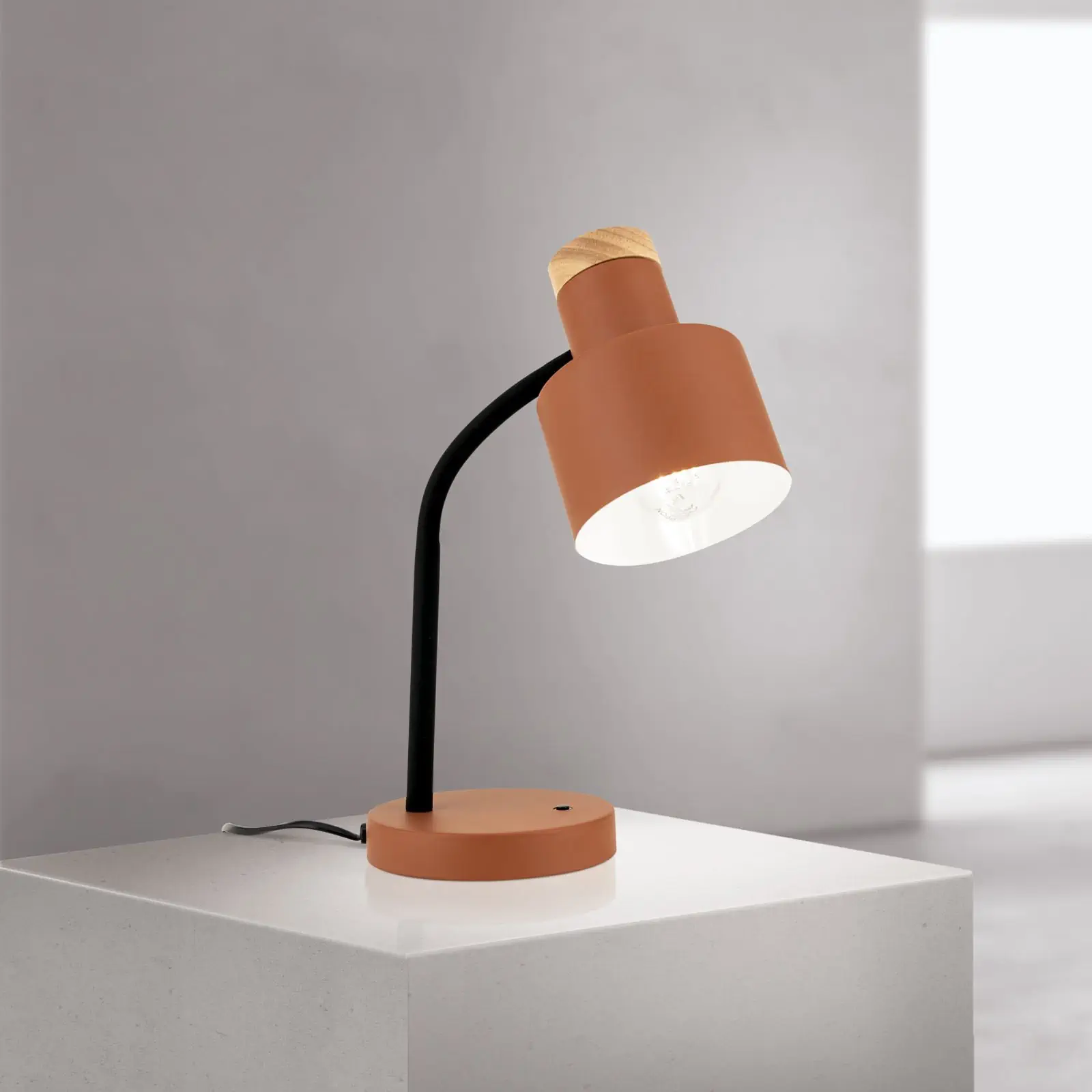 Stona lampa GILI, visina 35 cm, koralno crvena