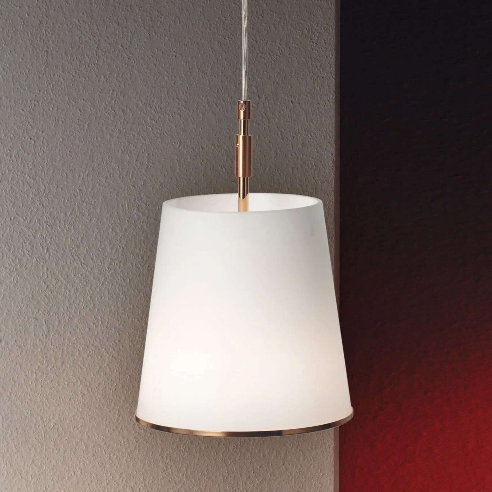 Viseća lampa KONUS, 1 izvor svetla, mat zlatna