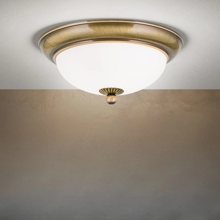 Plafonska lampa EMPIRE, antik mesing, sa opalno mat staklom, sa ukrasnim dugmetom, Ø 26 cm