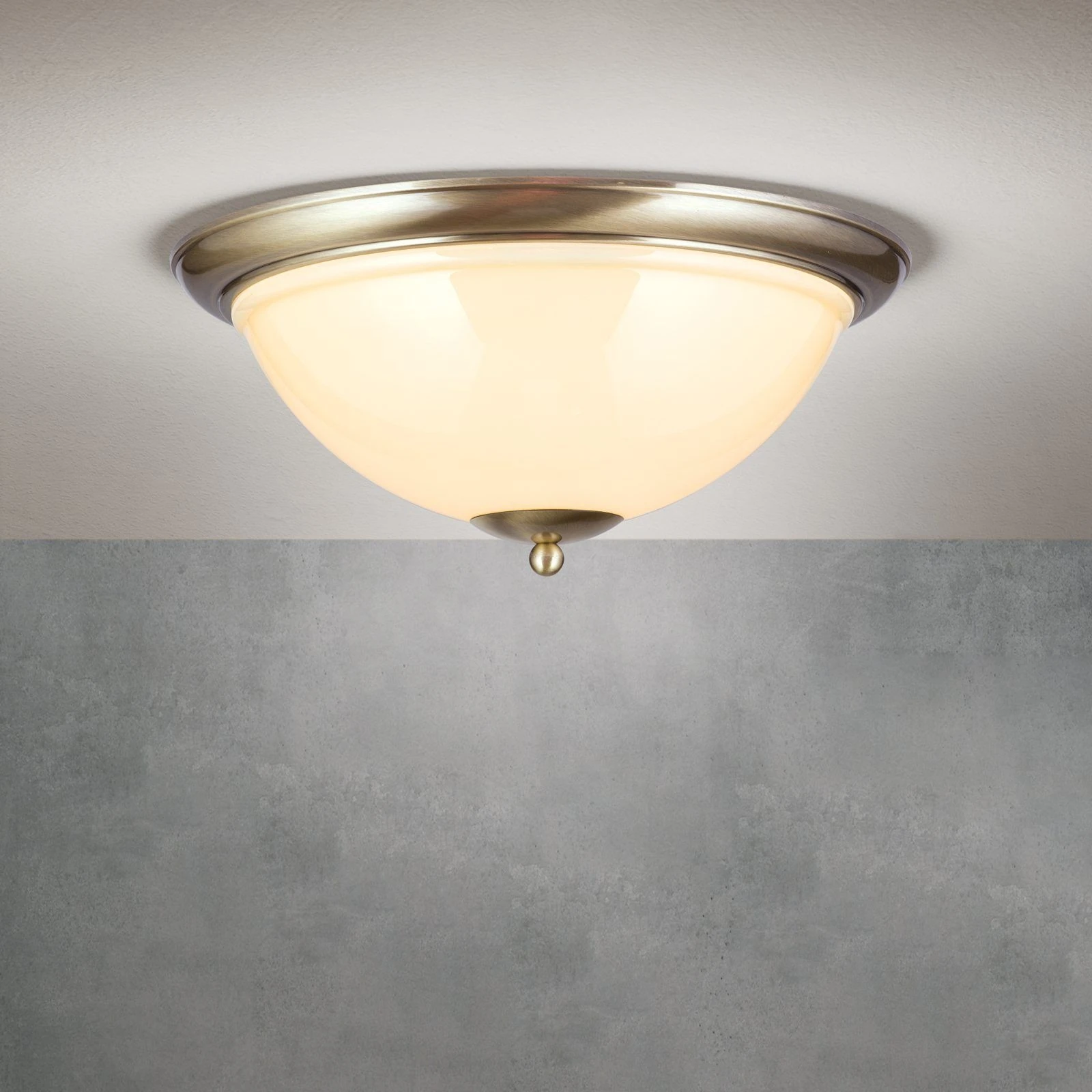 Plafonska lampa AUSTRIAN OLD LAMP, antik mesing, staklo u boji šampanjca, Ø 50 cm