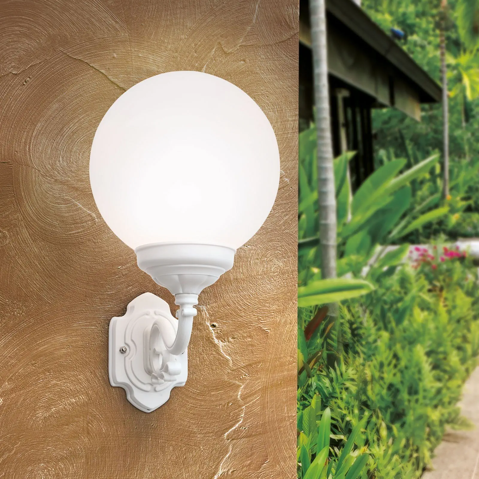 Spoljašnja zidna lampa REIKA, bela