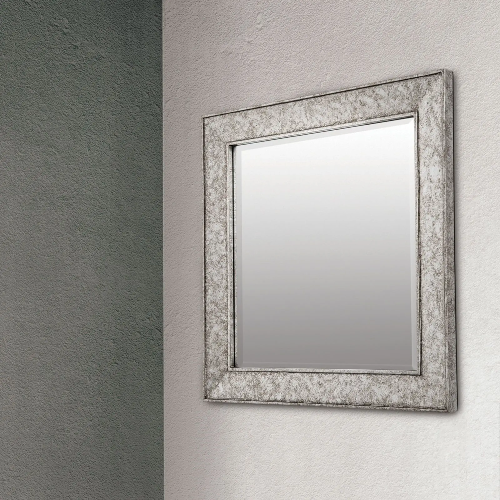 Ogledalo FIO, srebrna završna obrada