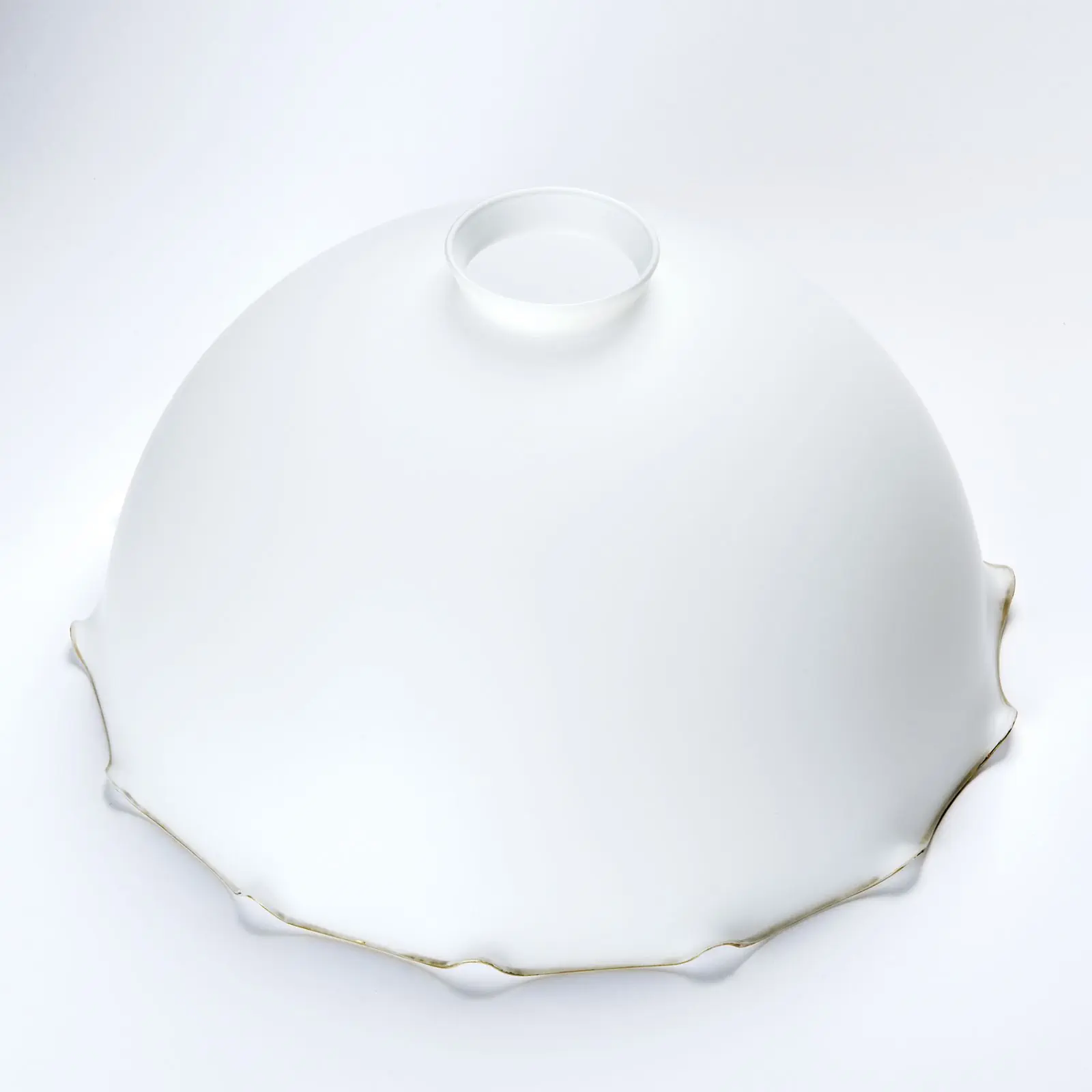 Stakleni abažur LANDHAUS 431, Ø 385 mm, opal mat sa zlatnim obodom