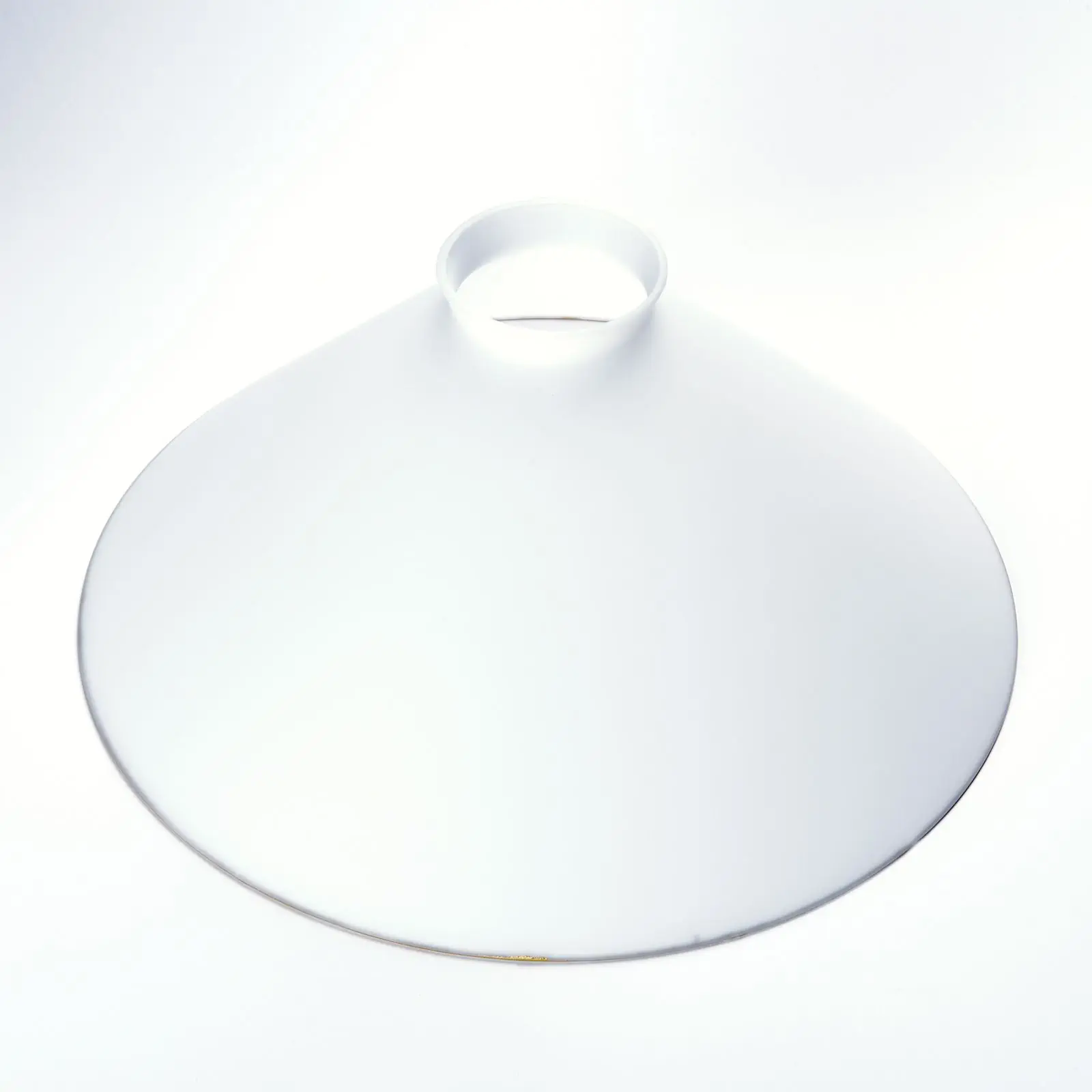 Stakleni abažur LANDHAUS 437, Ø 360 mm, opal mat sa zlatnim prstenom